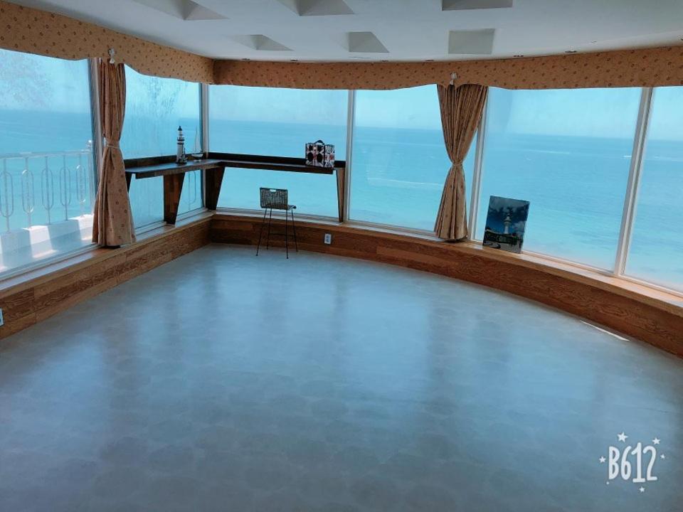 Seaside Sunrise Pension Donghae Room photo