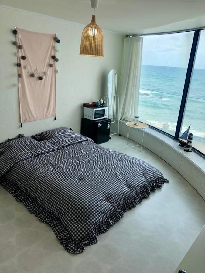 Seaside Sunrise Pension Donghae Room photo