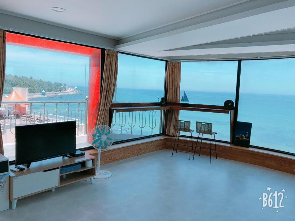 Seaside Sunrise Pension Donghae Room photo